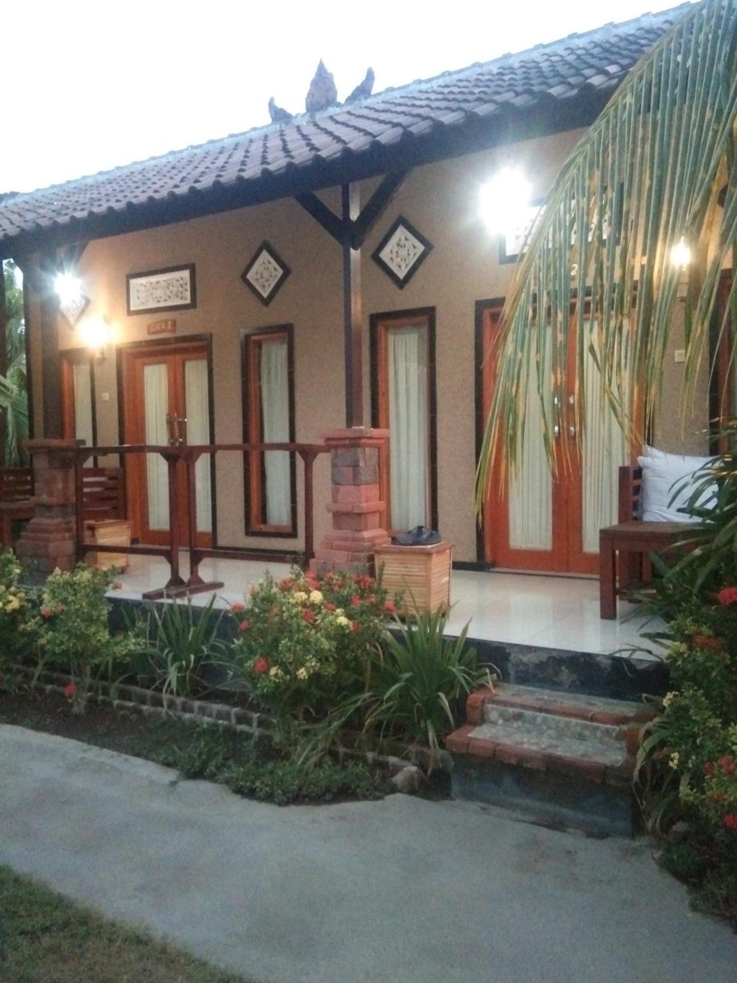 Gara Menjangan Homestay Banyuwedang Exterior photo